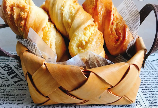 郑州欧米奇美食课堂：金黄诱人的椰蓉扭扭条面包